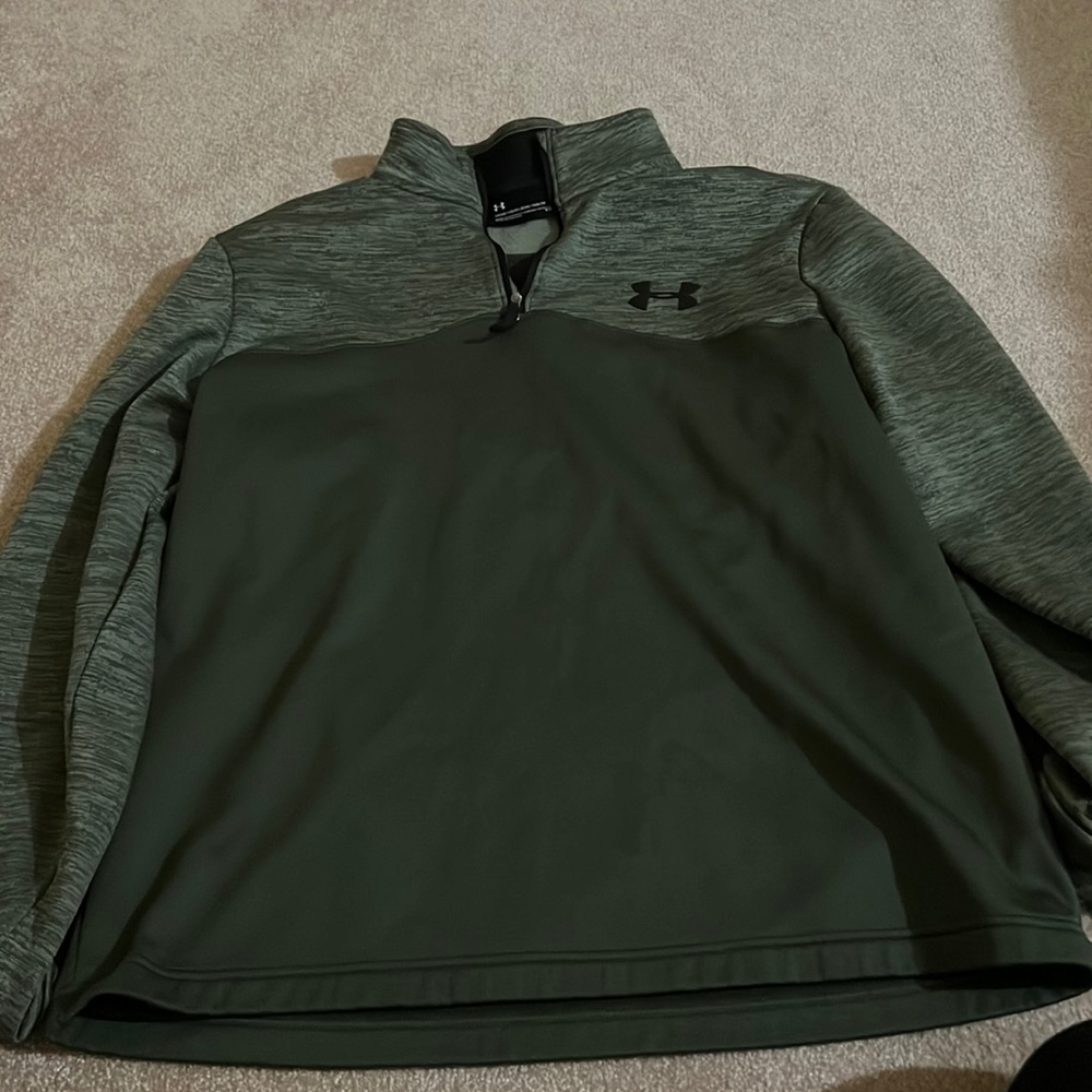 UA pullover